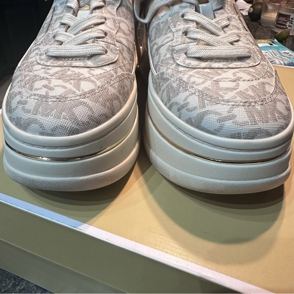 Michael Kors Hayes Empire Signature Logo Platform Sneaker - Picture 11 of 14